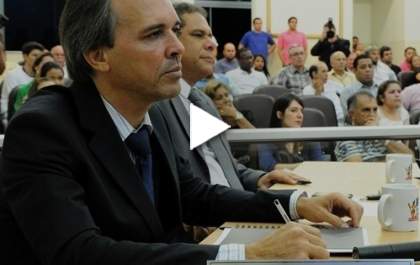 Sem grandes debates, sessão da Câmara foi marcada pela morte de uma aranha