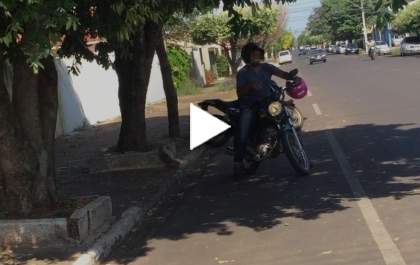 Jovem gravou vídeo sendo assediada sexualmente por motoqueiro