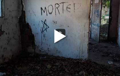 Casa 'abandonada' no Vila Nova recebe limpeza após denúncia