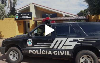 Jovem vai à polícia após ser abordada por 'tarado' se masturbando