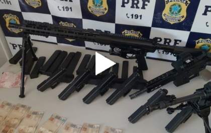 Armamento de guerra foi apreendido pela PRF
