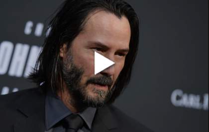 Jornalista pede foto e descobrimos mais uma vez porque Keanu Reeves é um dos melhores seres humanos vivos
