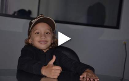 Peão mirim Kauan Brás vem se destacando na internet pela forma de montar