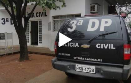 Homem recebe mensagem 'misteriosa' no portão de casa e procura a polícia