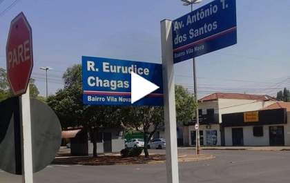 Placa de rua com letra trocada gera os mais diversificados comentários