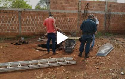 Corpos de pai e filho são encontrados carbonizados em poço desativado