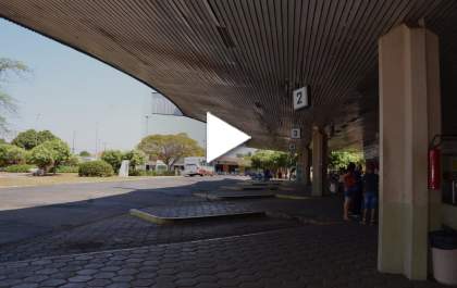 Bandidos ameaçam vítima durante assalto próximo a rodoviária de TL