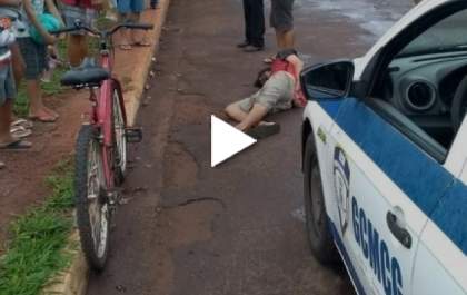 Criança atacada por homem e arremessada ao chão continua em estado grave