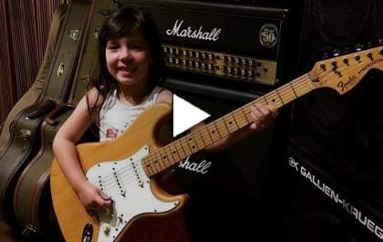 Alice, a garotinha que cantou a música Ouvi dizer e encantou os internautas