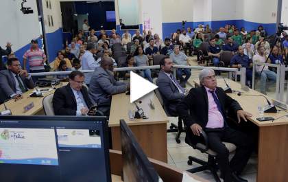 Bazé declara amor à eposa e outro vereador pede desculpas ao prefeito Guerreiro