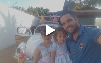 Conheça o dono do fusquinha que caiu no gosto de crianças e adultos em Três Lagoas
