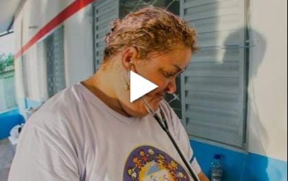 Colegas prestam homenagem a enfermeira Rosimeire Ajala, que morreu por Covid-19