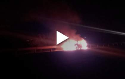 Carro é destruído pelas chamas na Rondon em Araçatuba