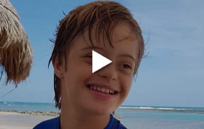 Gabriel Cheib de 10 anos canta e encanta o Brasil