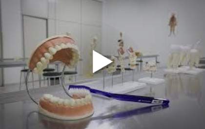 Conheça o curso de Odontologia da AEMS