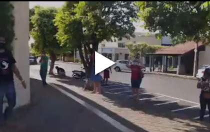 Correntes de orações em frente a hospitais de Três Lagoas comovem pacientes e funcionários