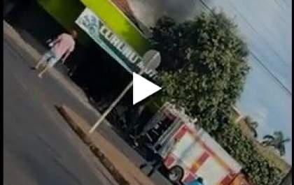 Oficina mecânica pega fogo na tarde desta sexta-feira em TL