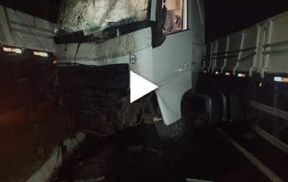 Duas carretas batem de frente na BR-158 no fim de semana&nbsp;