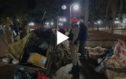 Bombeiros de Três Lagoas aquecem o inverno de moradores em situação de rua e de vulnerabilidade