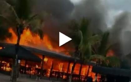 Incêndio de grandes proporções no Hot Park