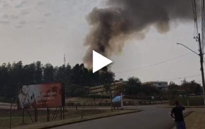 Avião cai e pega fogo em área ao lado da Fatec em Piracicaba