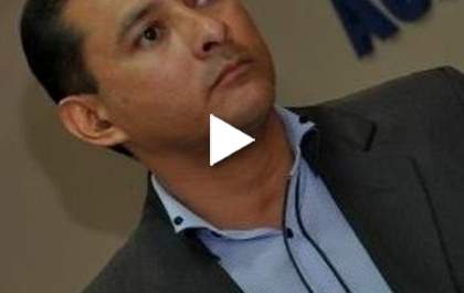 Após um período sumido, promotor de Justiça reaparece dentro de um caixão