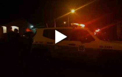 Mulher armada com faca e garfo parte para cima e fere marido durante briga do casal