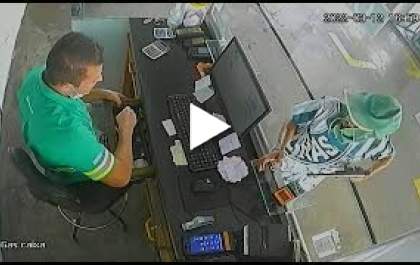 Roubo a posto termina com três detidos