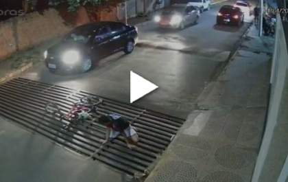 Distraído, ciclista cai e fica com perna presa em bueiro em Três Lagoas