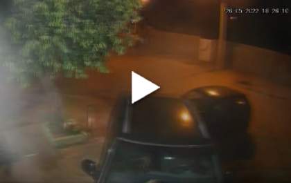 Motorista quase provoca tragédia na Vila Nova e foge em alta velocidade
