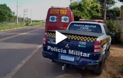 Em Três Lagoas, mulher tenta jogar criança na frente de caminhões na BR-158