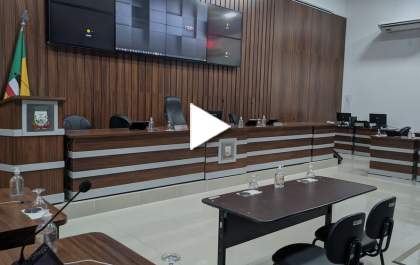 Justiça suspende CP e votação de parecer pela cassação de Leandro Maffeis