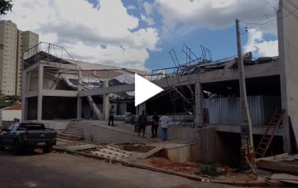 Cobertura de prédio em construção desaba em Araçatuba&nbsp;