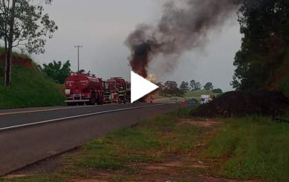 Trânsito é interditado em rodovia de Birigui após caminhão-tanque com combustíveis pegar fogo