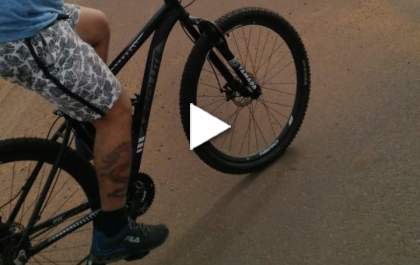 Câmeras flagram furto de bike na frente de academia em Araçatuba