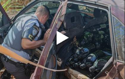 TOR de Araçatuba prende homem e apreende 2 carros com mercadorias contrabandeadas