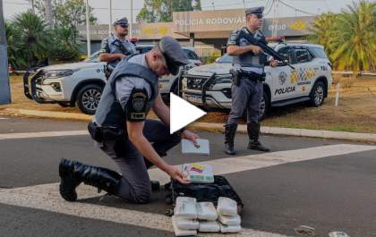 Mulher é presa pelo TOR com 10 tijolos de maconha