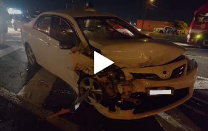 Carros batem de frente em rodovia de Birigui