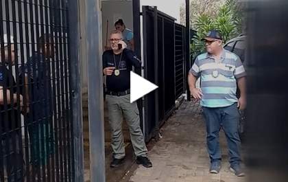 Polícia investiga se foi passional assassinato com mais de 120 facadas