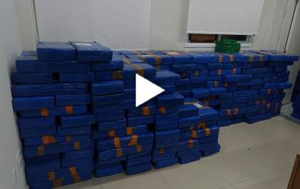 Motorista de caminhão denuncia possível sequestro e é preso em Birigui transportando 4,5 toneladas de maconha&nbsp;