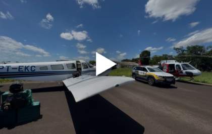 Polícia apreende avião com cerca de 400 quilos de pasta base de cocaína