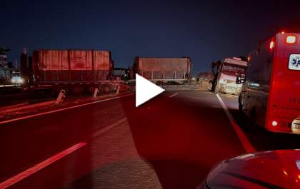 Três pessoas são socorridas após caminhão invadir pista contrária e ficar atravessado na Rondon
