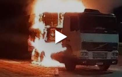 Carreta pega fogo na Ranulpho Marques Leal em Três Lagoas