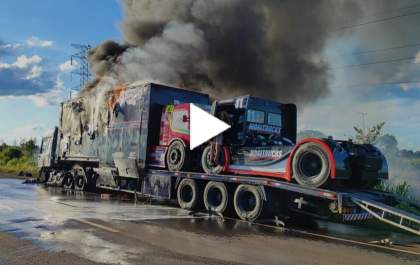 Carreta pega fogo na BR-262 entre Água Clara e Três Lagoas