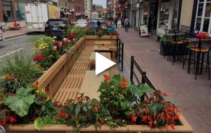 Presidente da Abrasel explica projeto dos parklets em Três Lagoas