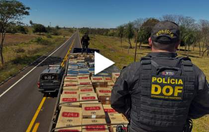 DOF apreende carreta com mais de 12 mil pacotes de cigarros contrabandeados do Paraguai