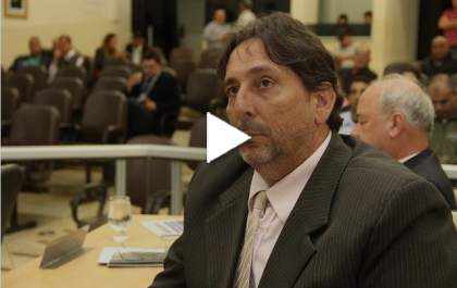 'Para as coisas mudarem, tem que varrer PT e PMDB da história de Três Lagoas', diz vereador