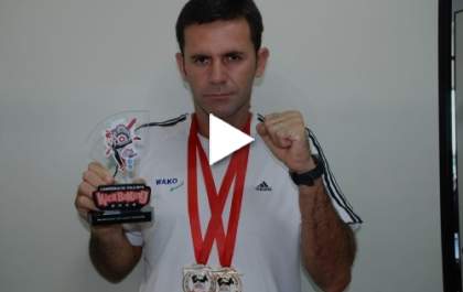 Lutador apela pra Deus e todo mundo em busca de apoio para ir a mundial