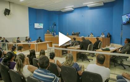 Exaustivas saudações, elogios e vícios de linguagem marcam primeiras sessões da Câmara