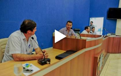Comissão de vereadores realiza reunião para as moscas